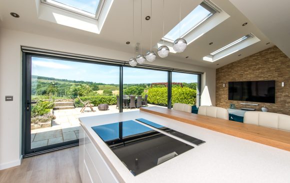 Sliding Doors, Holmes Chapel